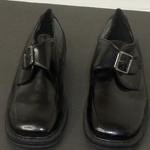 Boy's Black Dress Shoes With Velcro Buckle Closure By Leor Size 1M